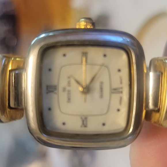 Estate Lot Of Watches - Picture 2 of 6